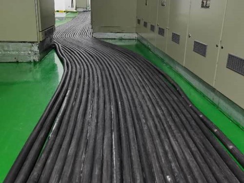 毕节如何根据理论计算公式计算温度对特定电压测量结果的影响？