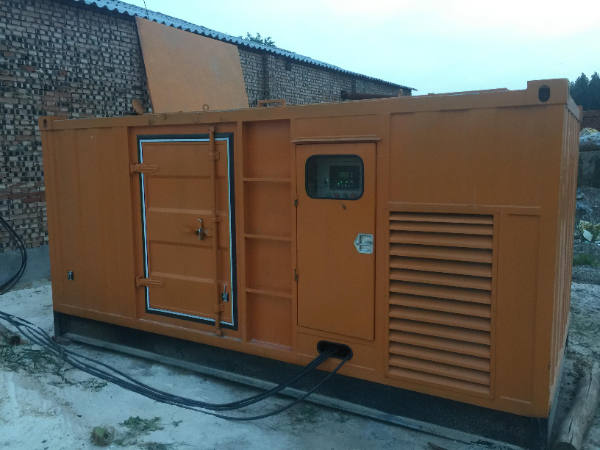 毕节发电机组长期使用中，电缆线的敷设路径有哪些要求？